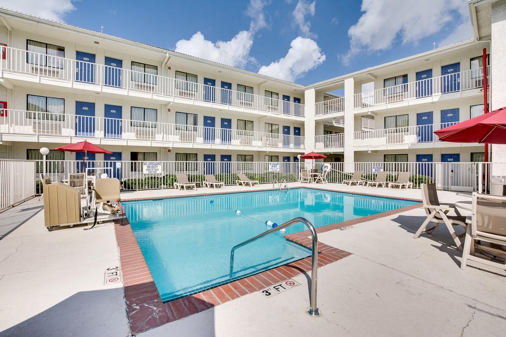 Motel 6-Columbus, OH - West Exterior foto
