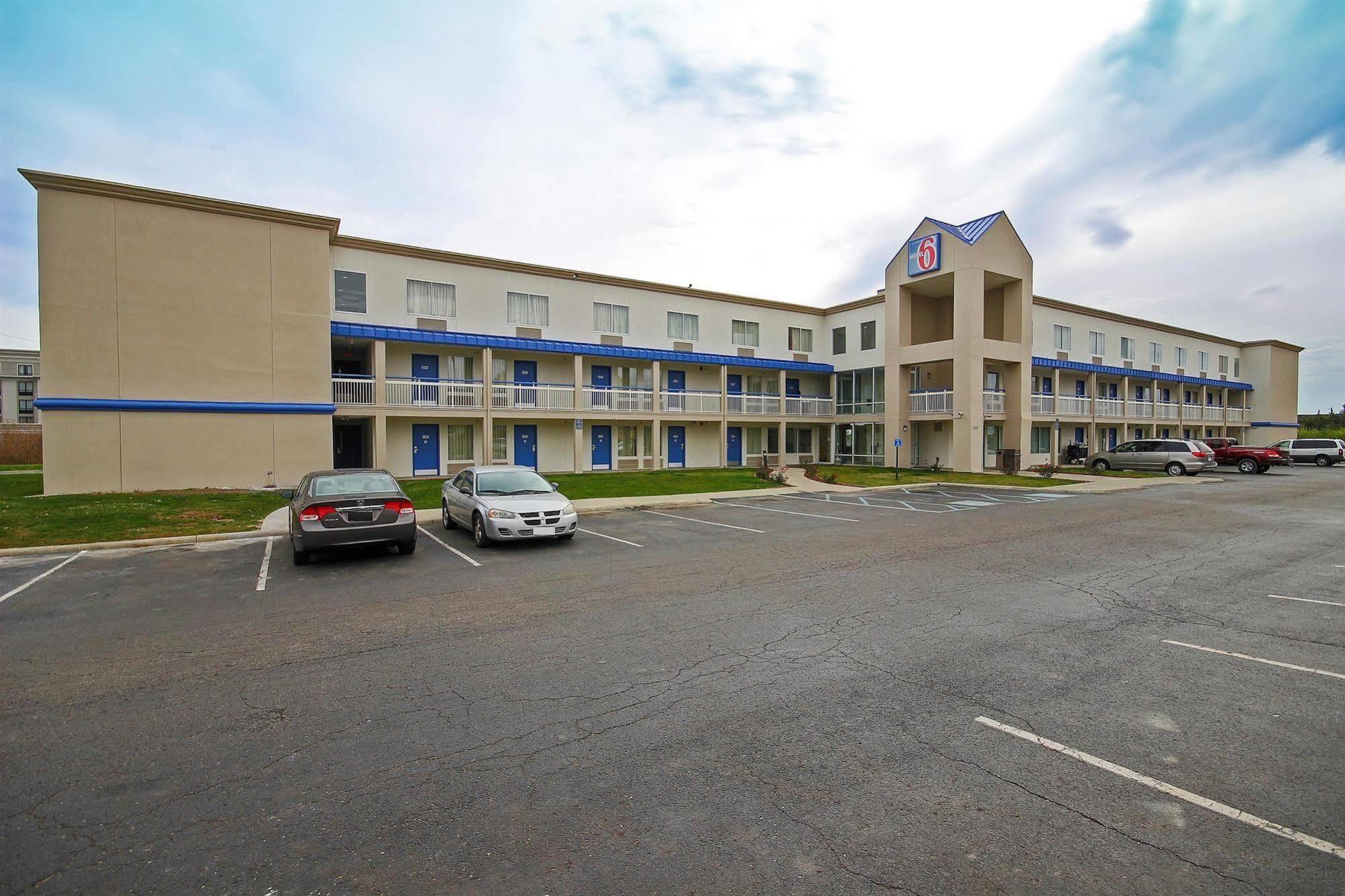 Motel 6-Columbus, OH - West Exterior foto